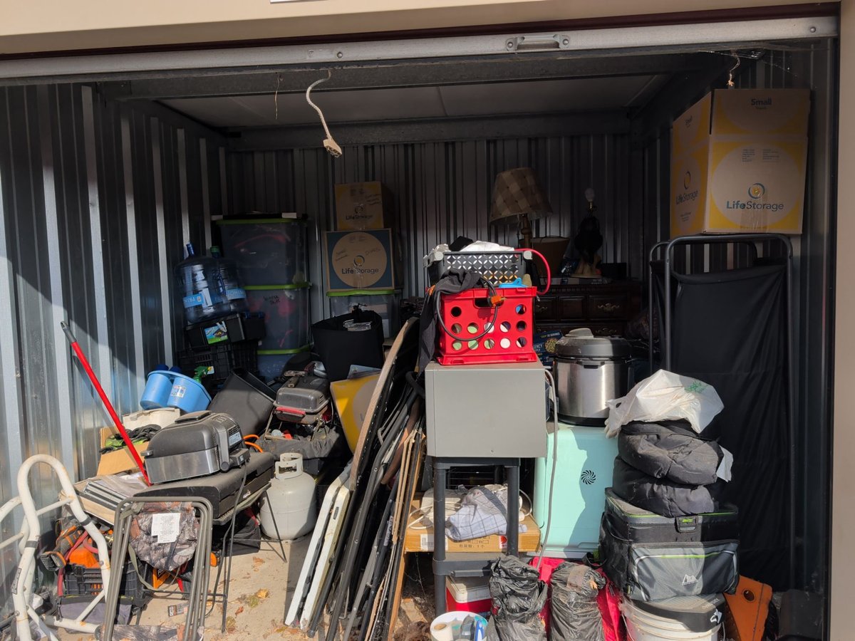 10 x 10 storage unit in Plano, IL