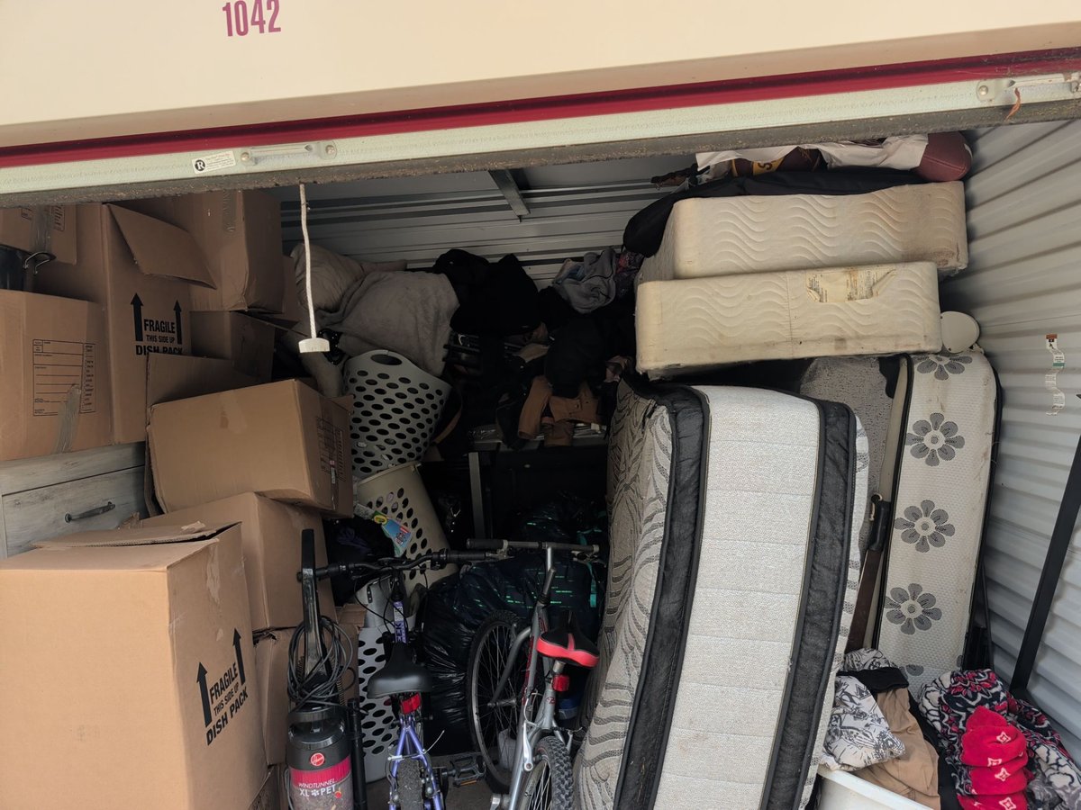 10 x 10 storage unit in Plano, IL