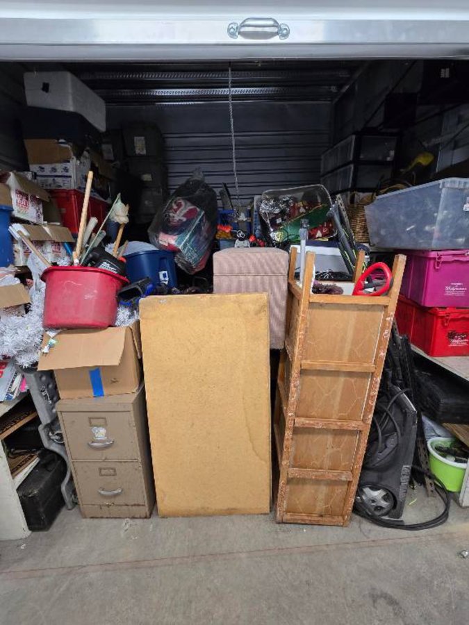 10 x 10 storage unit in Lakewood, WA