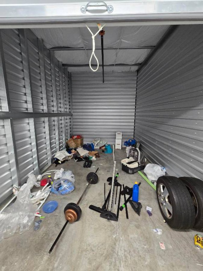 10 x 15 storage unit in Lakewood, WA