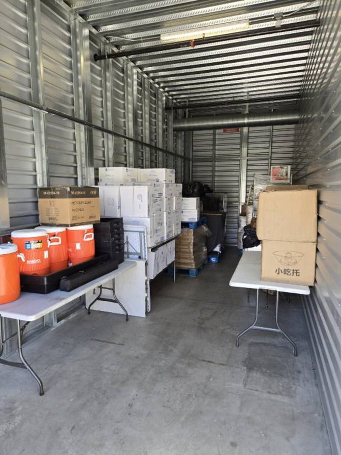 10 x 30 storage unit in Irvine, CA
