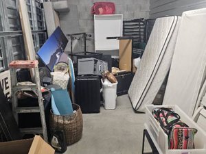 10 x 20 storage unit in Irvine, CA