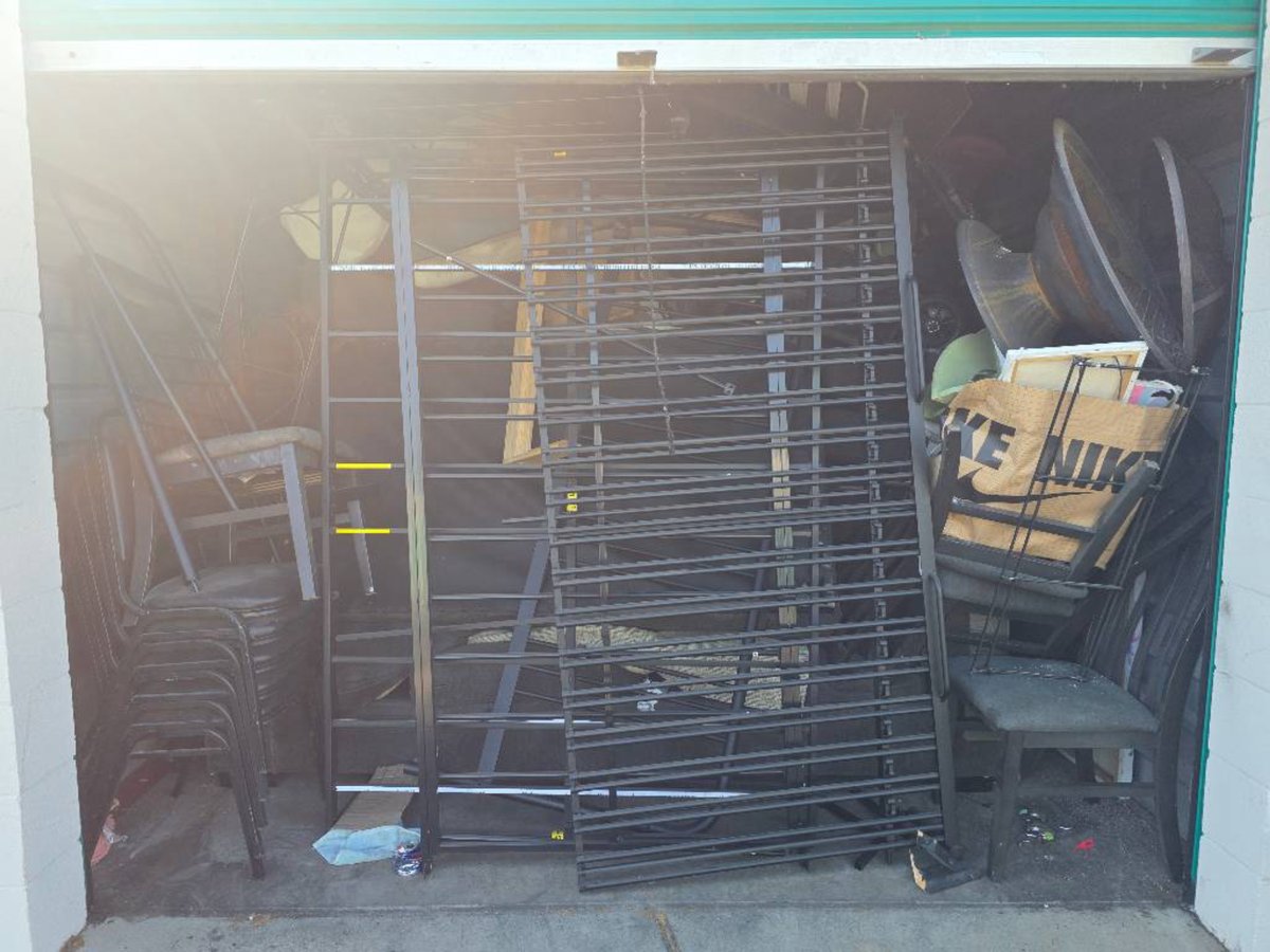 10 x 20 storage unit in Irvine, CA
