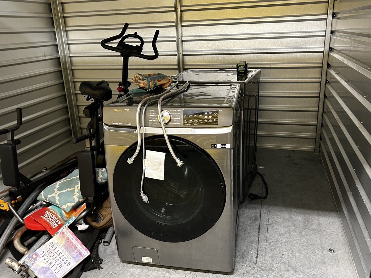 10 x 10 storage unit in Charlotte, NC