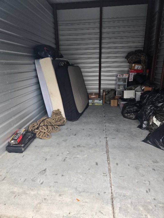 10 x 15 storage unit in Hardeeville, SC