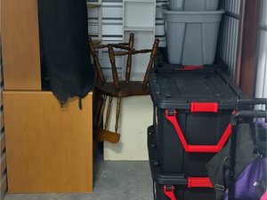 5 x 10 unit in Romulus