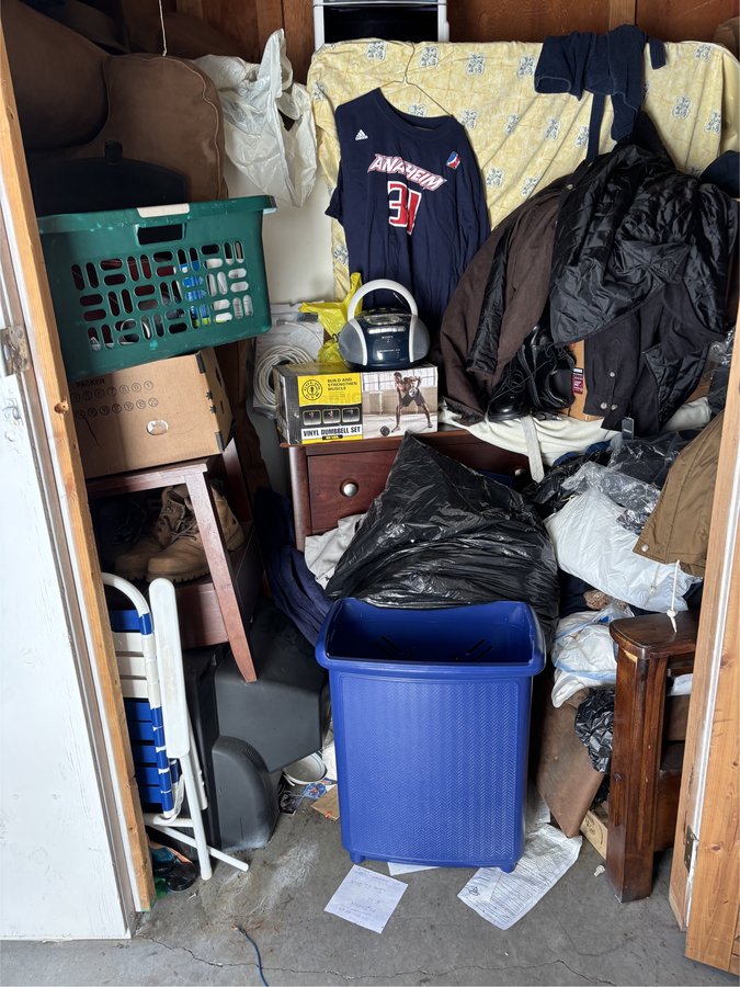 12 x 10 storage unit in Lakewood, WA