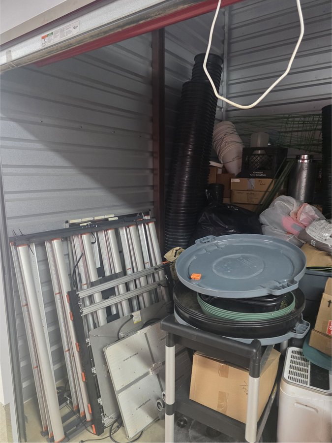 10 x 10 storage unit in Brandywine, MD