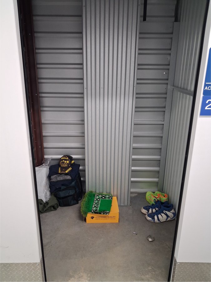 5 x 5 storage unit in Clinton, MD