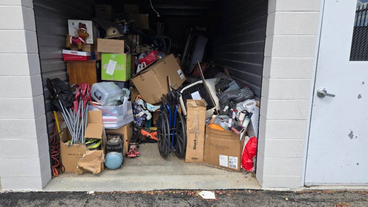 10 x 25 storage unit in Hesperia, CA