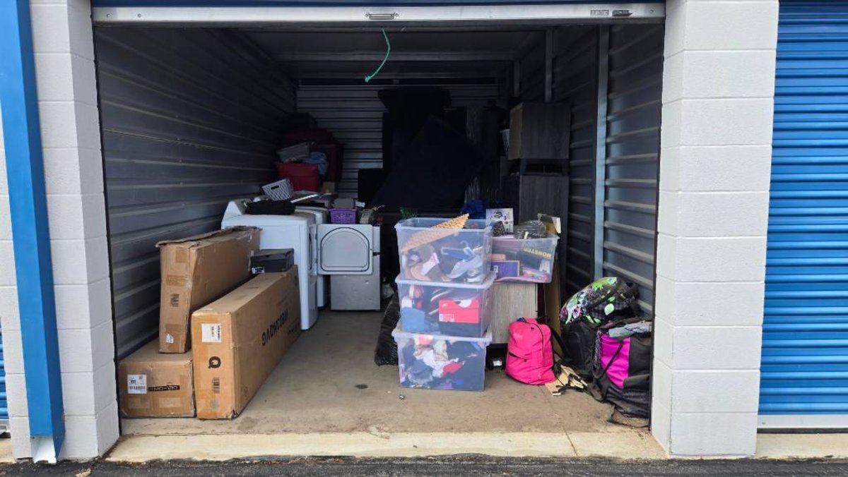 10 x 20 storage unit in Hesperia, CA