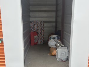 5 x 10 unit in Hutchinson
