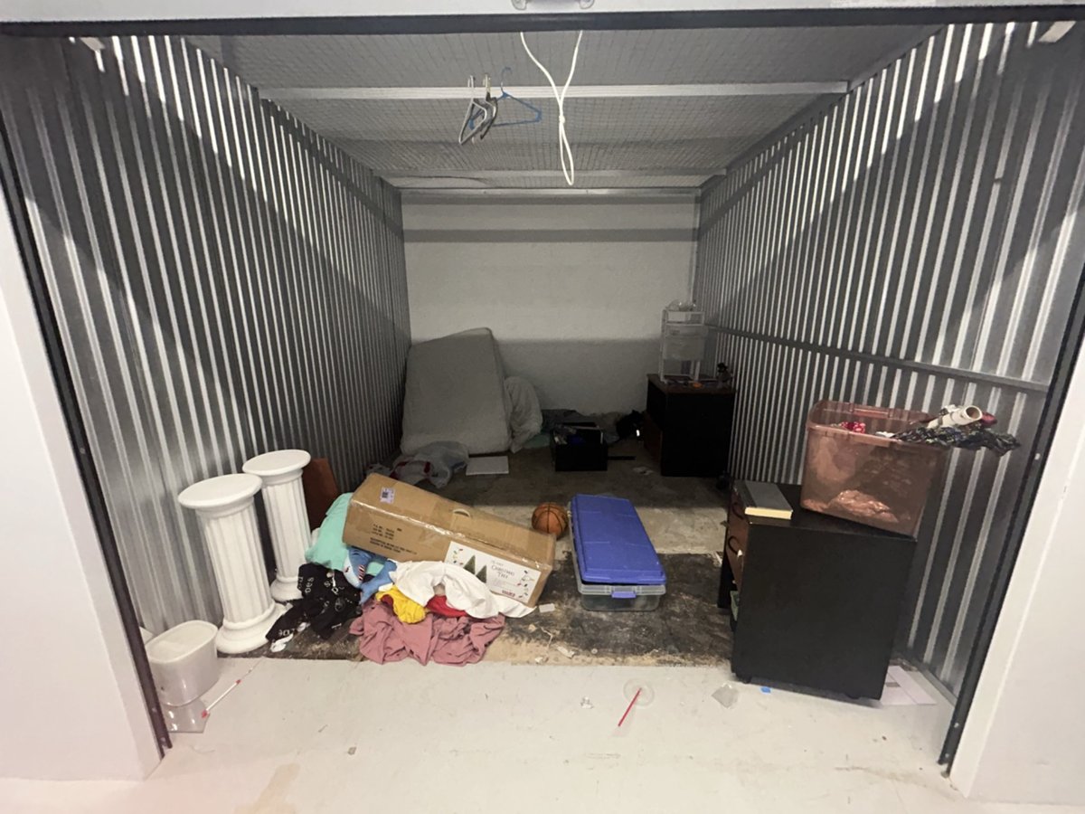 10 x 13 storage unit in Bradenton, FL