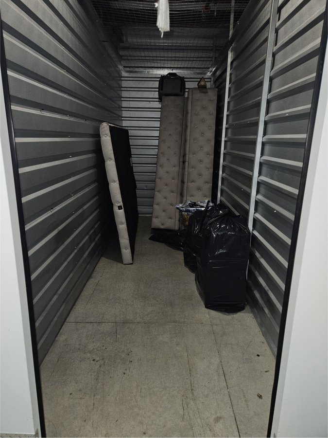 5 x 15 storage unit in Baltimore, MD