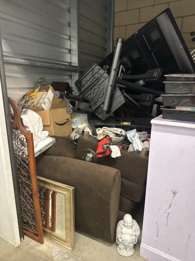 10 x 8 storage unit in Murrieta, CA