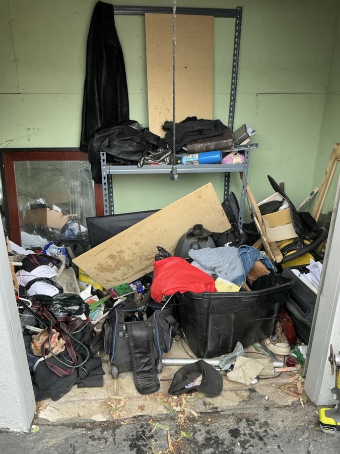 5 x 10 storage unit in Banning, CA