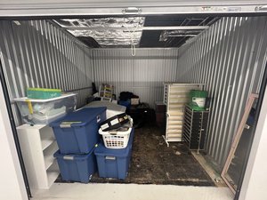 10 x 10 storage unit in Bradenton, FL