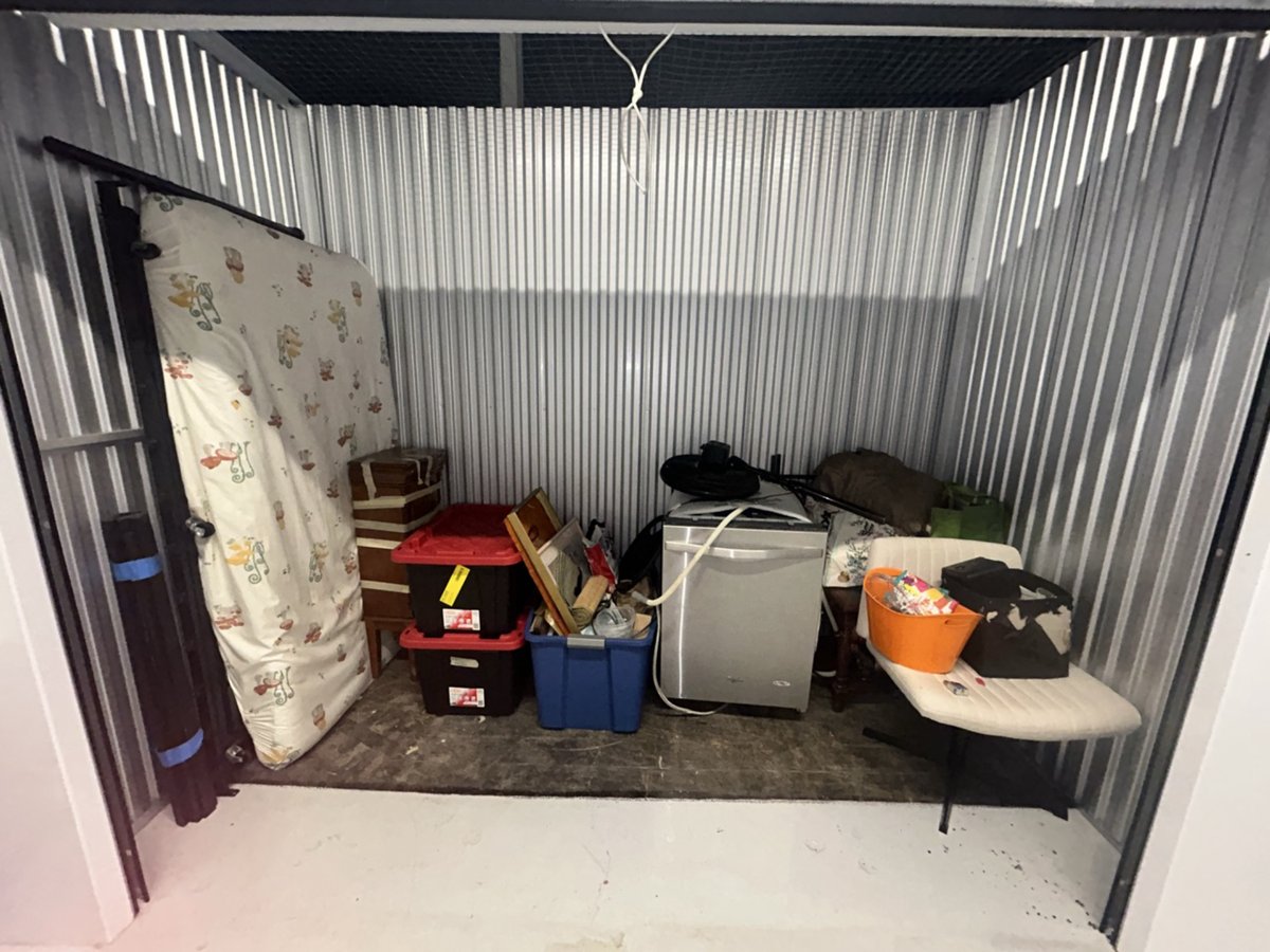 10 x 5 storage unit in Bradenton, FL