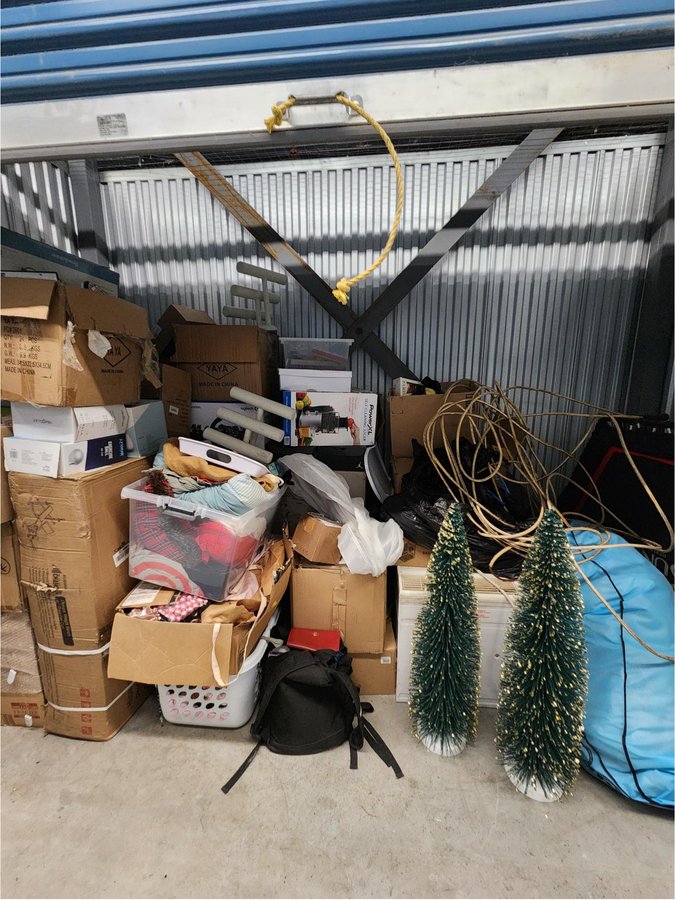 10 x 5 storage unit in Bristol, CT