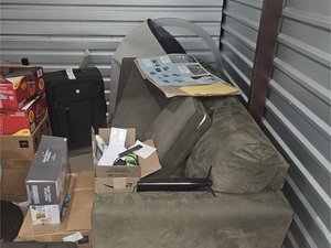 10 x 10 storage unit in Baltimore, MD