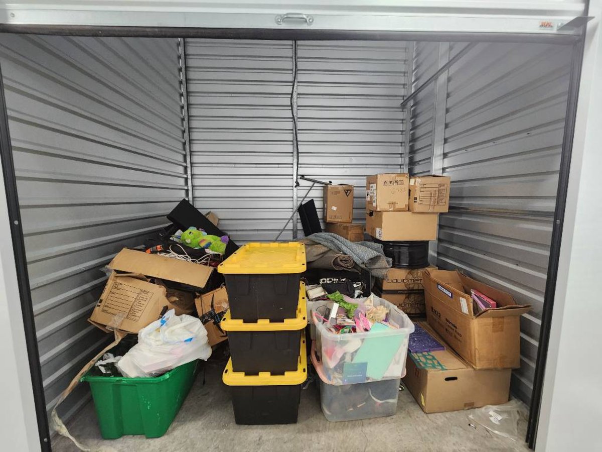 10 x 7 storage unit in Laveen, AZ