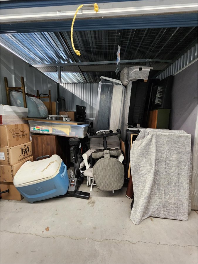 10 x 10 storage unit in Bristol, CT