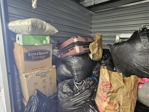 10 x 10 storage unit in Baltimore, MD