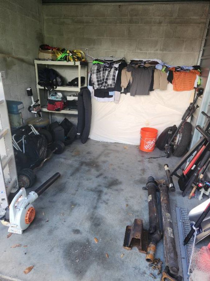 10 x 10 storage unit in Sarasota, FL