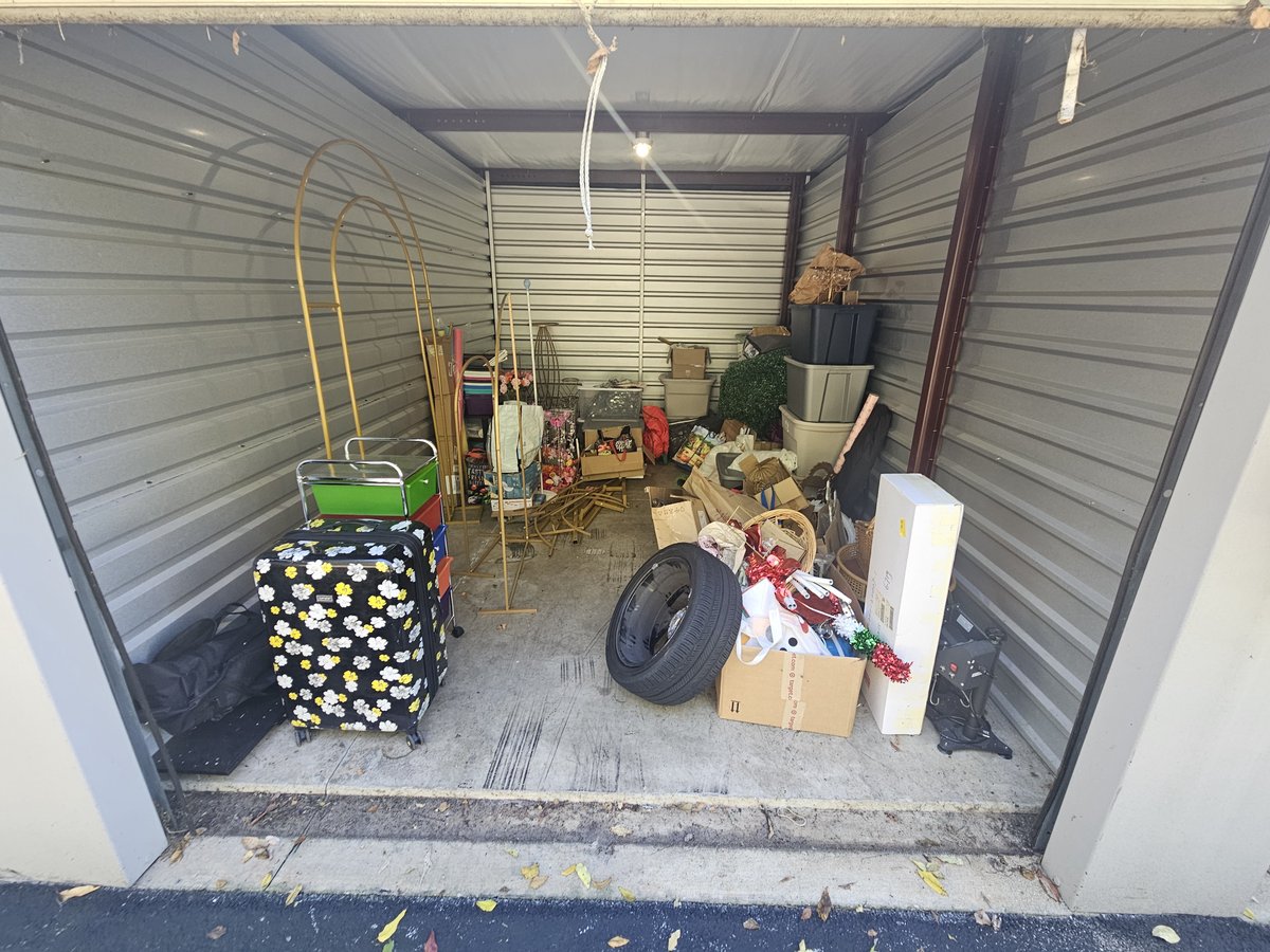 10 x 15 storage unit in Baltimore, MD