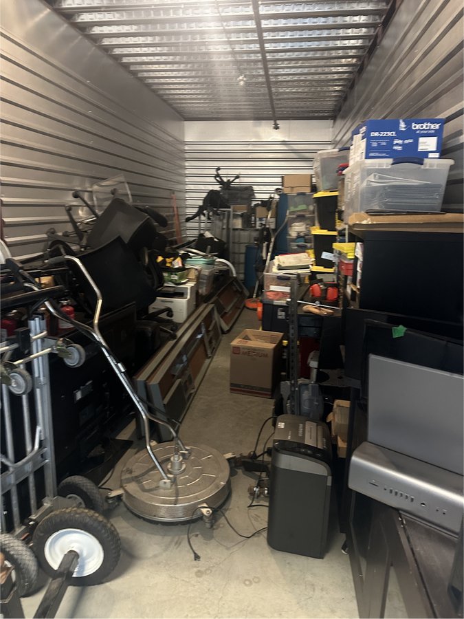 10 x 30 storage unit in Sterling, VA