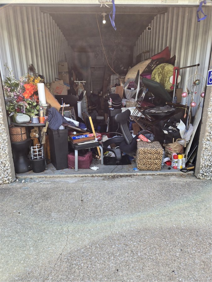 10 x 30 storage unit in Addison, TX