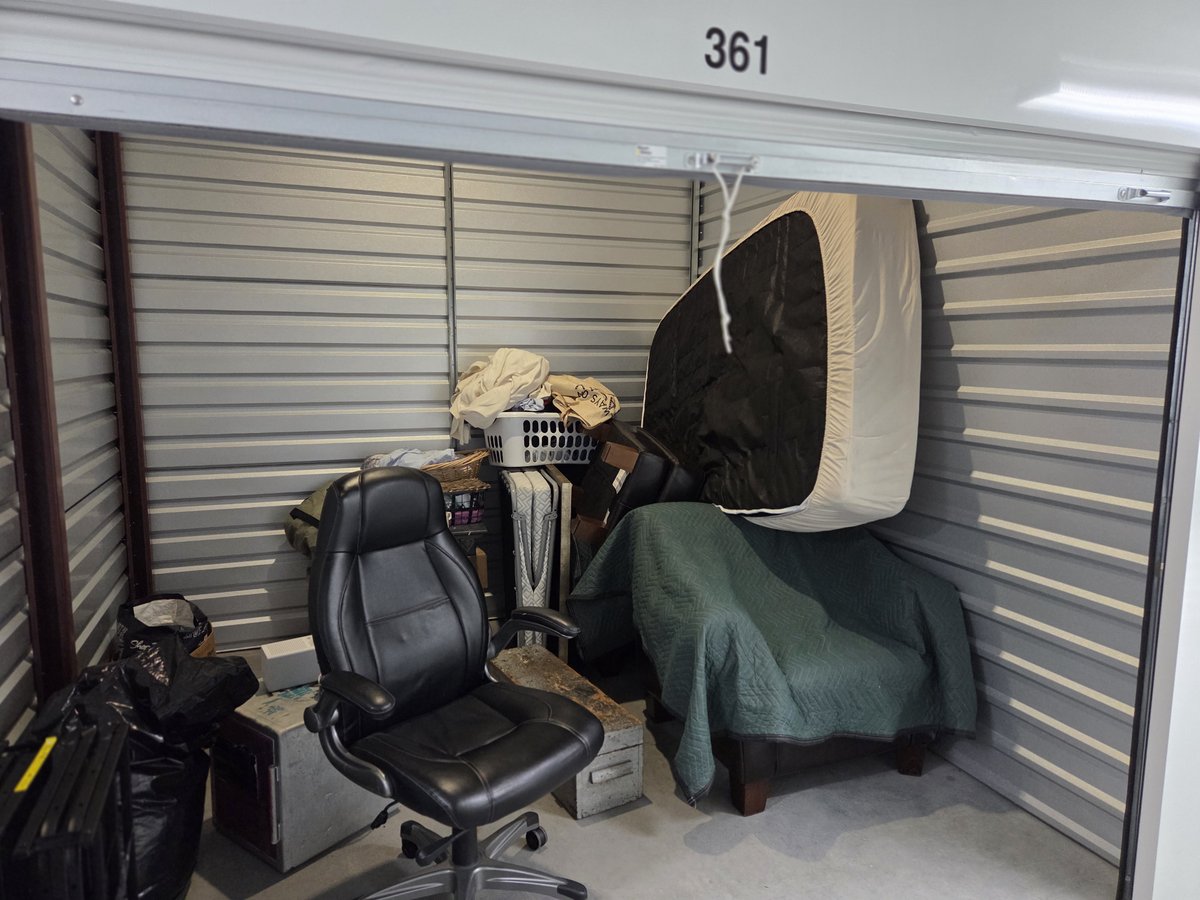 10 x 10 storage unit in Warrington, PA