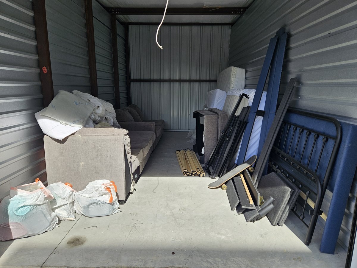 10 x 20 storage unit in Land O Lakes, FL