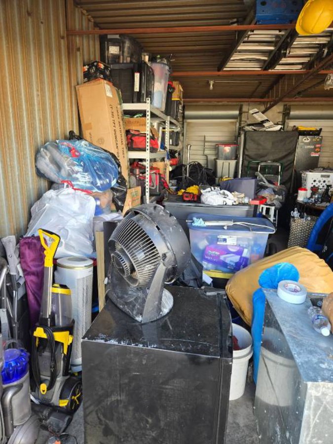 16 x 24 storage unit in Arlington, TX
