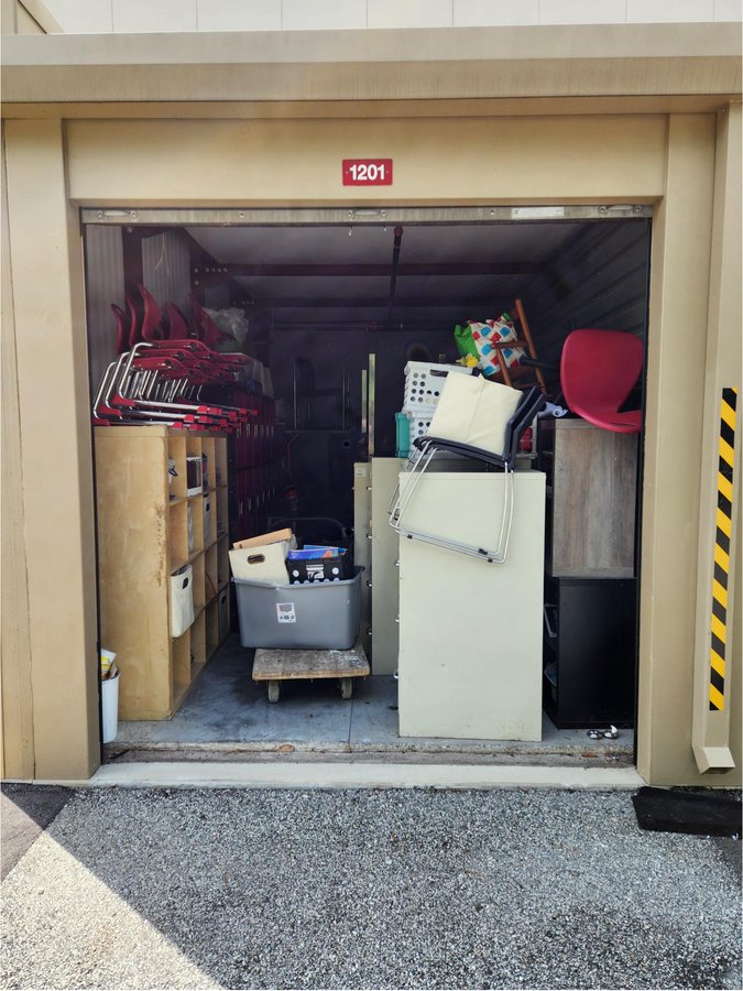 10 x 20 storage unit in Orlando, FL