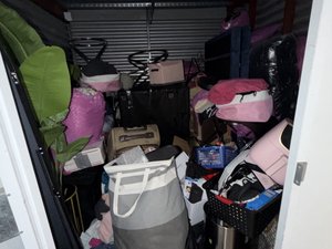 10 x 10 storage unit in Ventura, CA