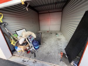10 x 15 storage unit in Ventura, CA