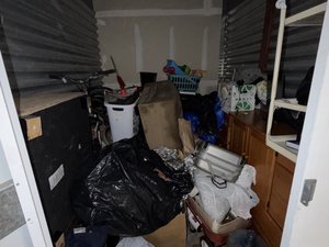 7 x 10 storage unit in Ventura, CA