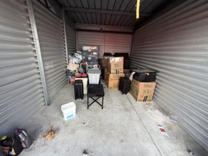 10 x 15 storage unit in Ventura, CA