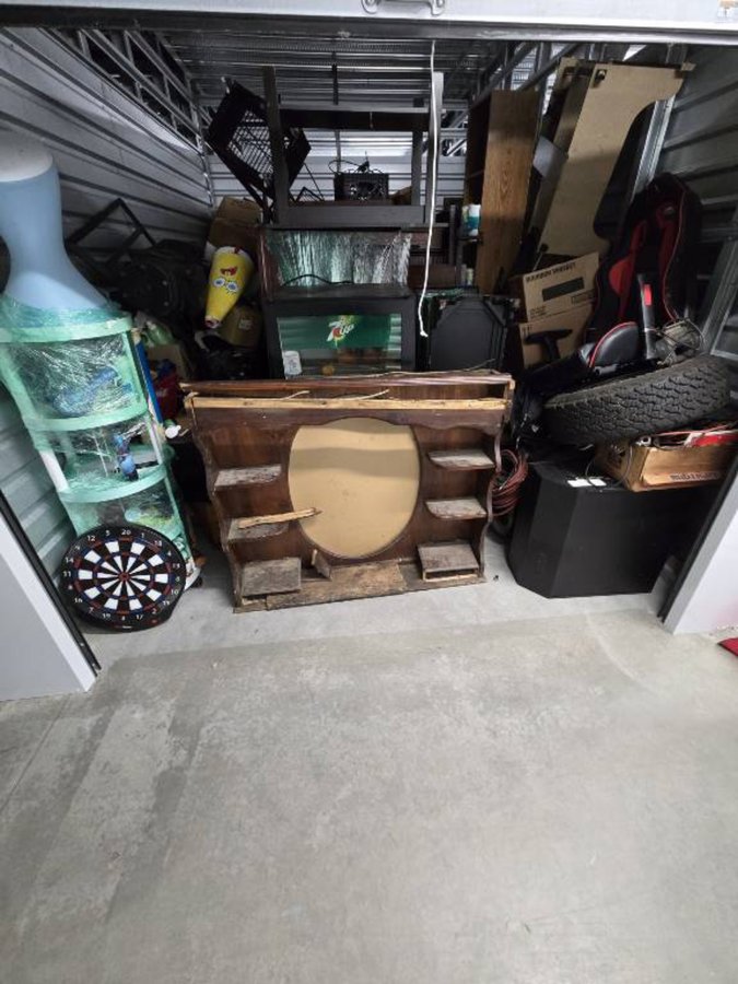 10 x 15 storage unit in Southgate, MI