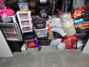 10 x 10 storage unit in Southgate, MI
