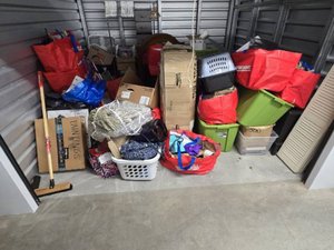 10 x 10 storage unit in Southgate, MI