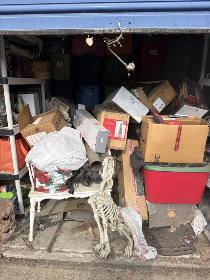 10 x 10 storage unit in Rochester Hills, MI