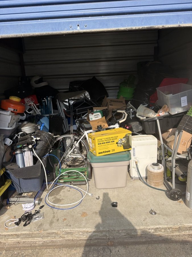 10 x 10 storage unit in Rochester Hills, MI