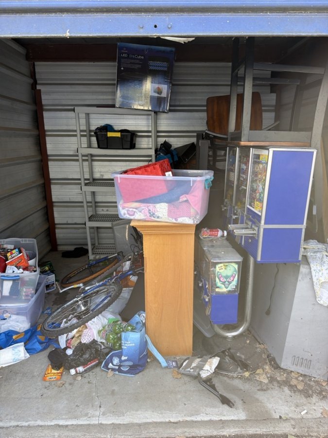 10 x 10 storage unit in Rochester Hills, MI