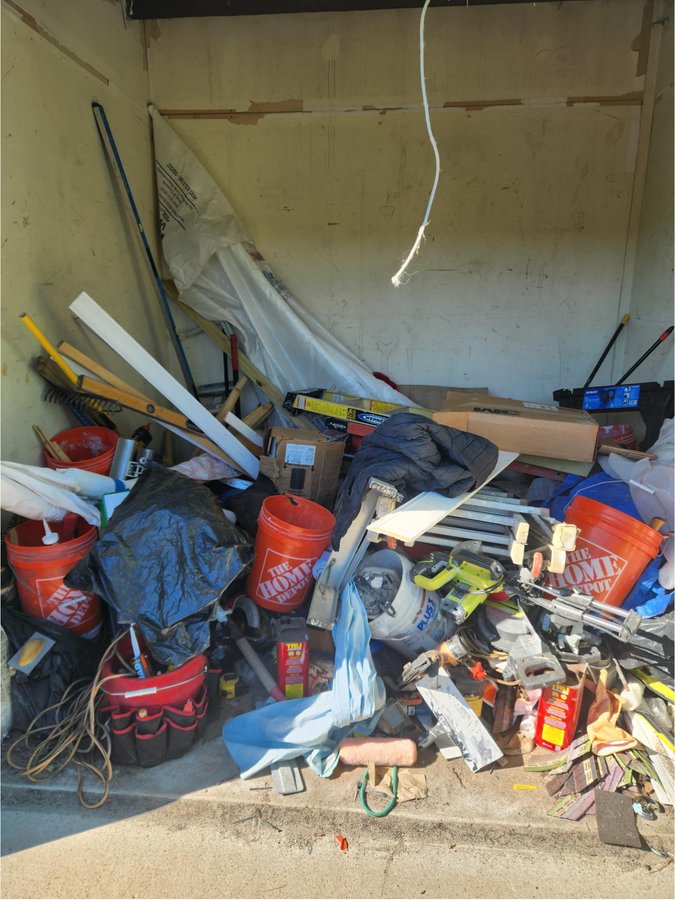 10 x 10 storage unit in Rosedale, MD