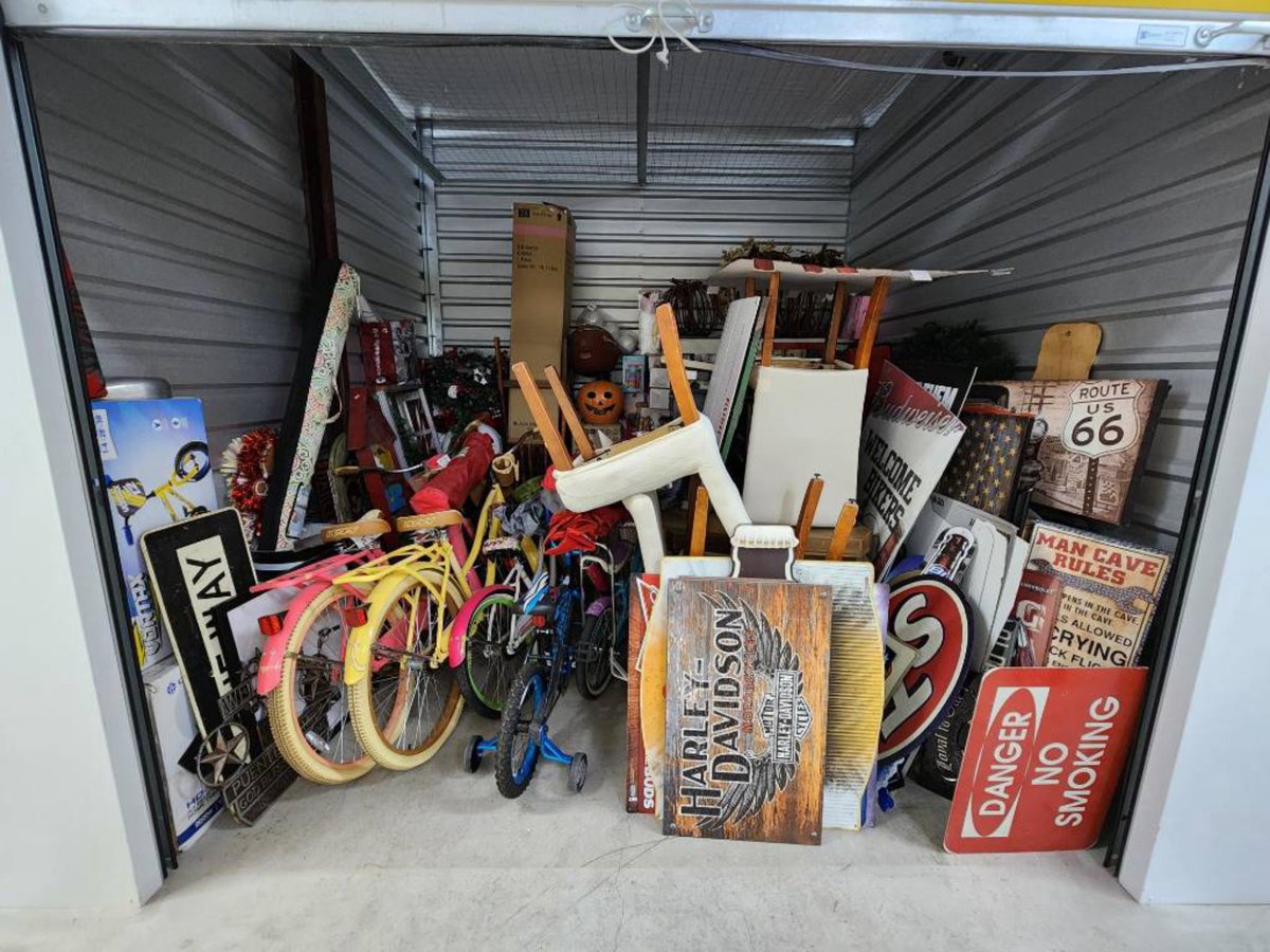10 x 10 storage unit in San Antonio, TX