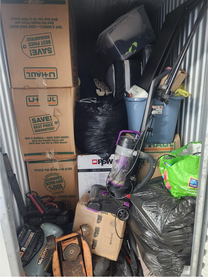 5 x 10 storage unit in Rosedale, MD