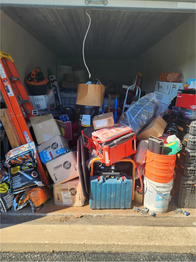 10 x 20 storage unit in Rosedale, MD