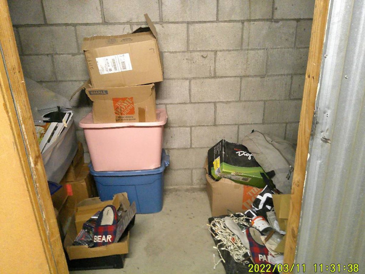 5 x 10 storage unit in Hemet, CA